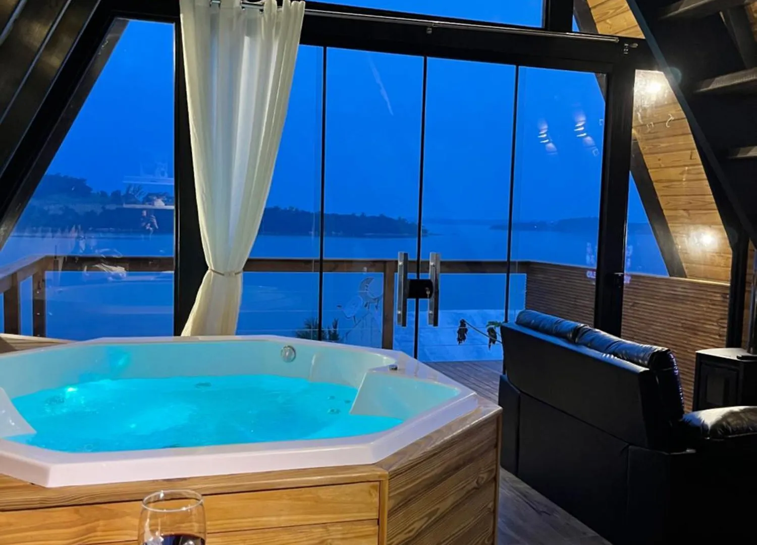 Chale Beira Da Lagoa Jacuzzi, Lareira E Piscina Imarui Brasile