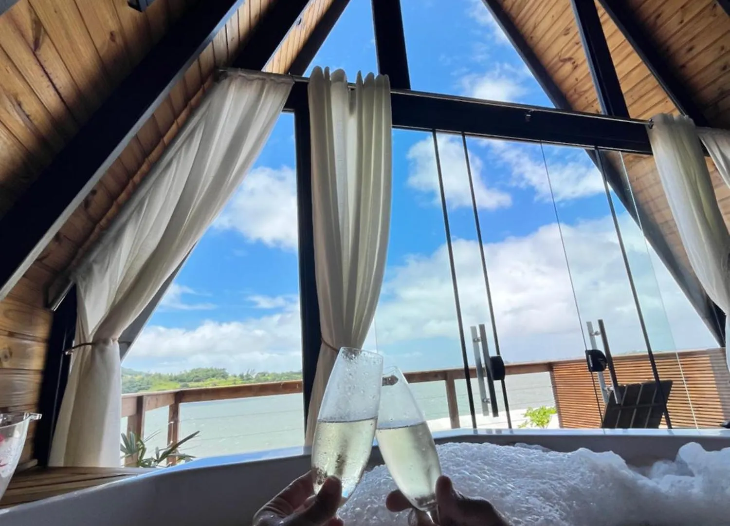 Chale Beira Da Lagoa Jacuzzi, Lareira E Piscina Imarui Brasile