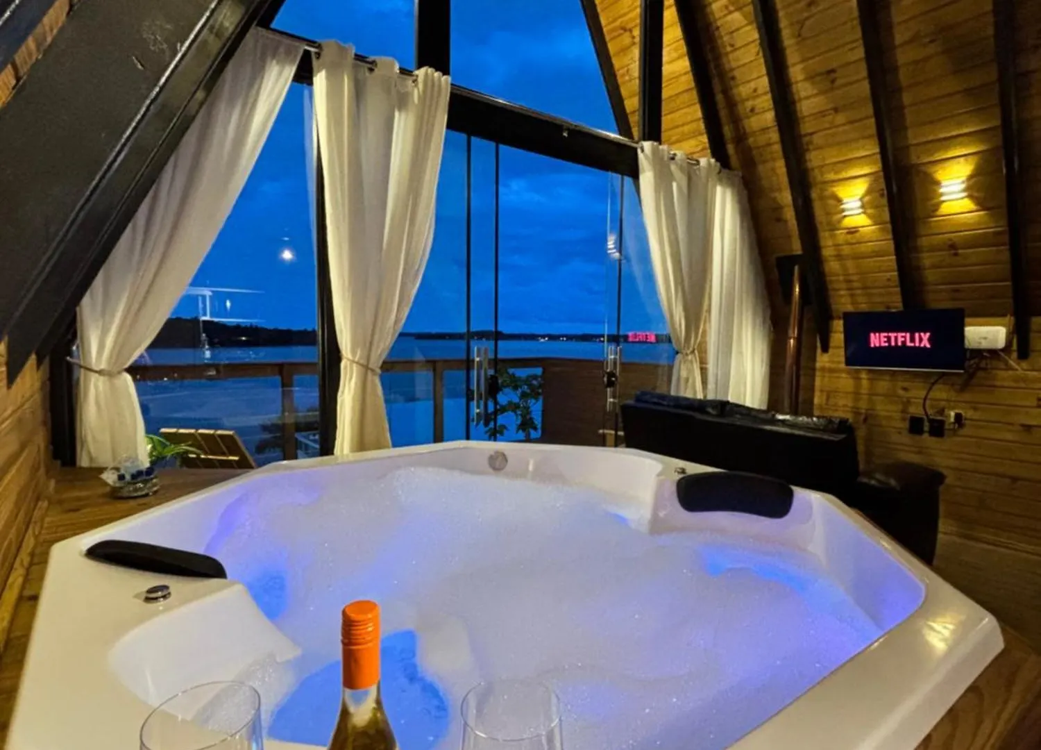 Chale Beira Da Lagoa Jacuzzi, Lareira E Piscina Imarui